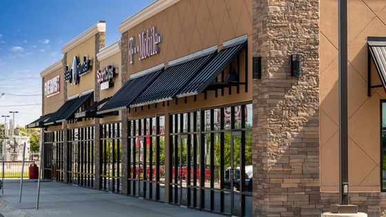 Steven Hendricks Photography - Right sidewalk