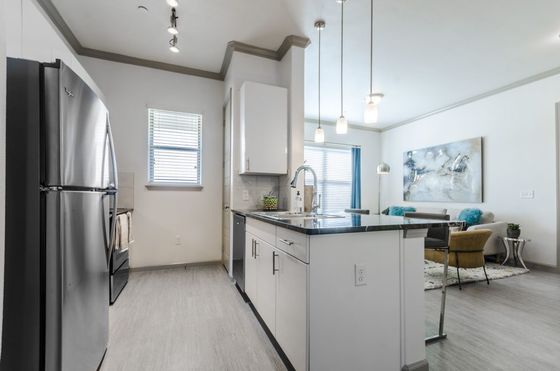 Photo 12 by Metroplex360 for Luxury 1 Bedroom Apartment