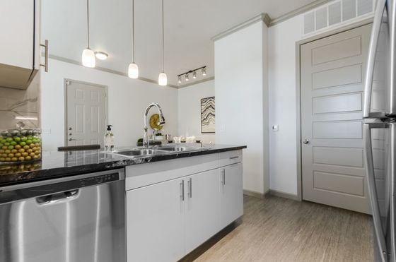 Photo 16 by Metroplex360 for Luxury 1 Bedroom Apartment