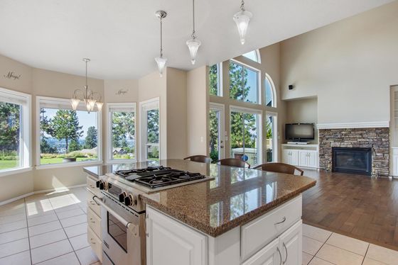 Photo 5 by Grant Gillies for Residential Real Estate