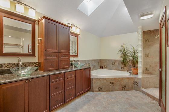 Photo 12 by Grant Gillies for Residential Real Estate