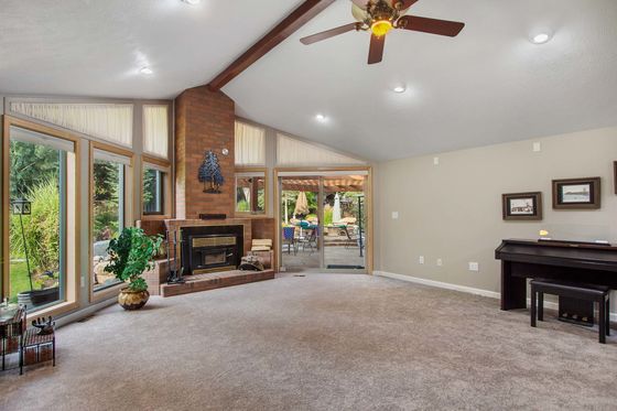 Photo 14 by Grant Gillies for Residential Real Estate
