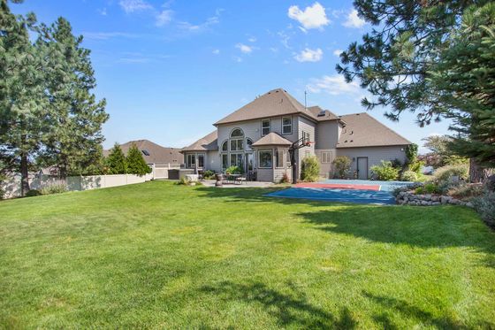 Photo 19 by Grant Gillies for Residential Real Estate