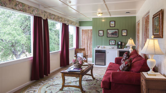 Rose Hill Manor- Sunroom
