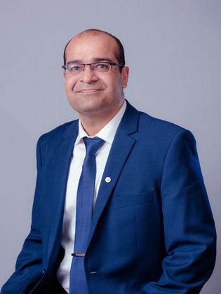 Photo 2 by Yang Yu for BMO Corporate Headshot