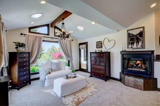 Photo 6 by James Shick for Real Estate