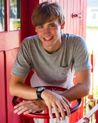 Seth - senior portrait