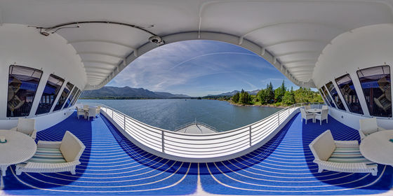 Front of cruise line